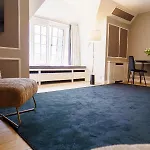Monceau Louvain La Neuve 3* אוטיני