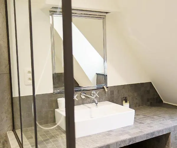 Hotell Monceau Louvain La Neuve 3*